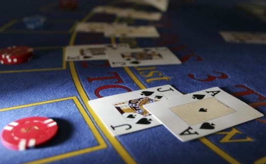 Online casinos are the best home for newbies to play.
